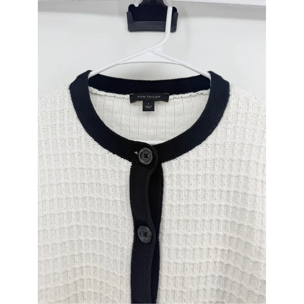 Ann Taylor Women L Cream Black Waffle Knit Button Front Cardigan Sweater - Picture 4 of 9